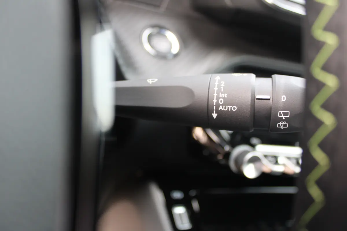 GT - Electric | Advanced Active Safety Brake met camera en radar | Climate Control | Elektrisch verstelbare en verwarmbare buitenspiegels