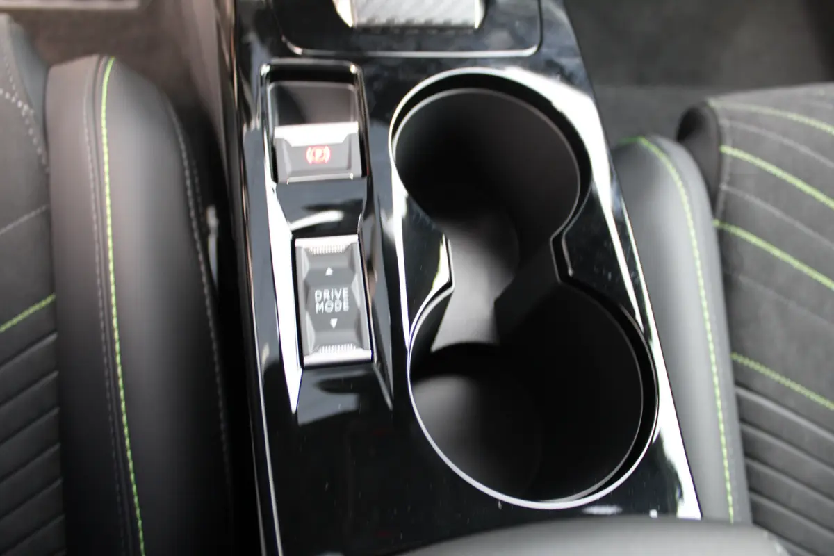 GT - Electric | Advanced Active Safety Brake met camera en radar | Climate Control | Elektrisch verstelbare en verwarmbare buitenspiegels