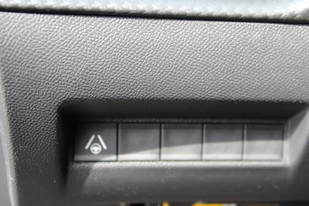 GT - Electric | Advanced Active Safety Brake met camera en radar | Climate Control | Elektrisch verstelbare en verwarmbare buitenspiegels