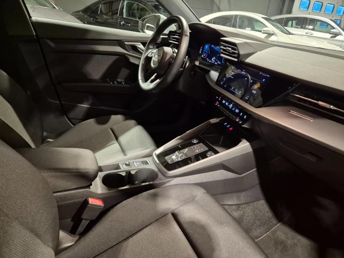 30 TFSI Pro Line - Automaat - Virtual Dashboard - Adapt Cruise - CarPlay - Navigatie - Stoelverw - Incl BTW