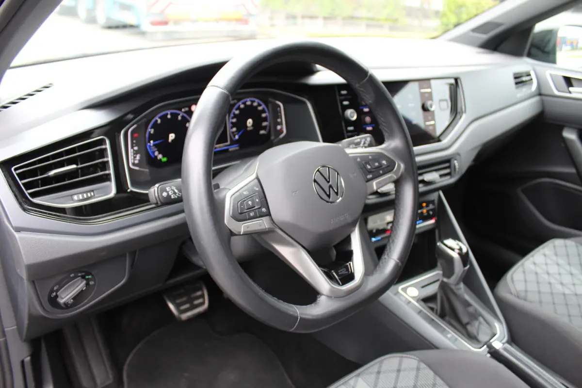 1.0 TSI R-Line Business | Camera | Apple carplay/Android auto