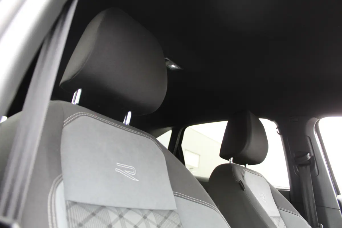 1.0 TSI R-Line Business | Camera | Apple carplay/Android auto