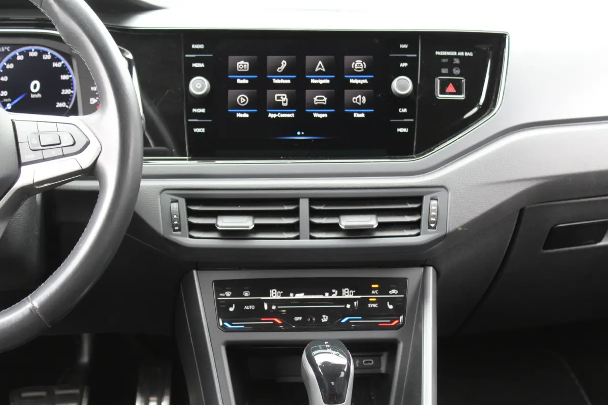 1.0 TSI R-Line Business | Camera | Apple carplay/Android auto