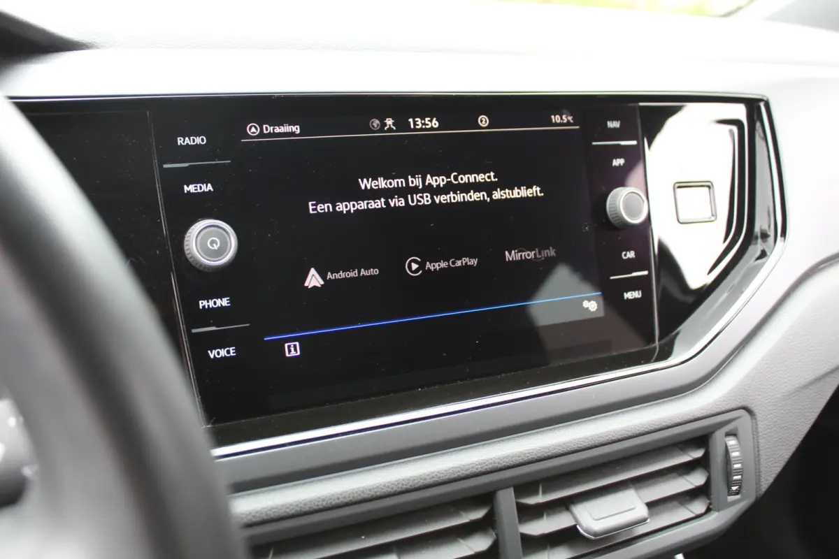 1.0 TSI R-Line Business | Camera | Apple carplay/Android auto