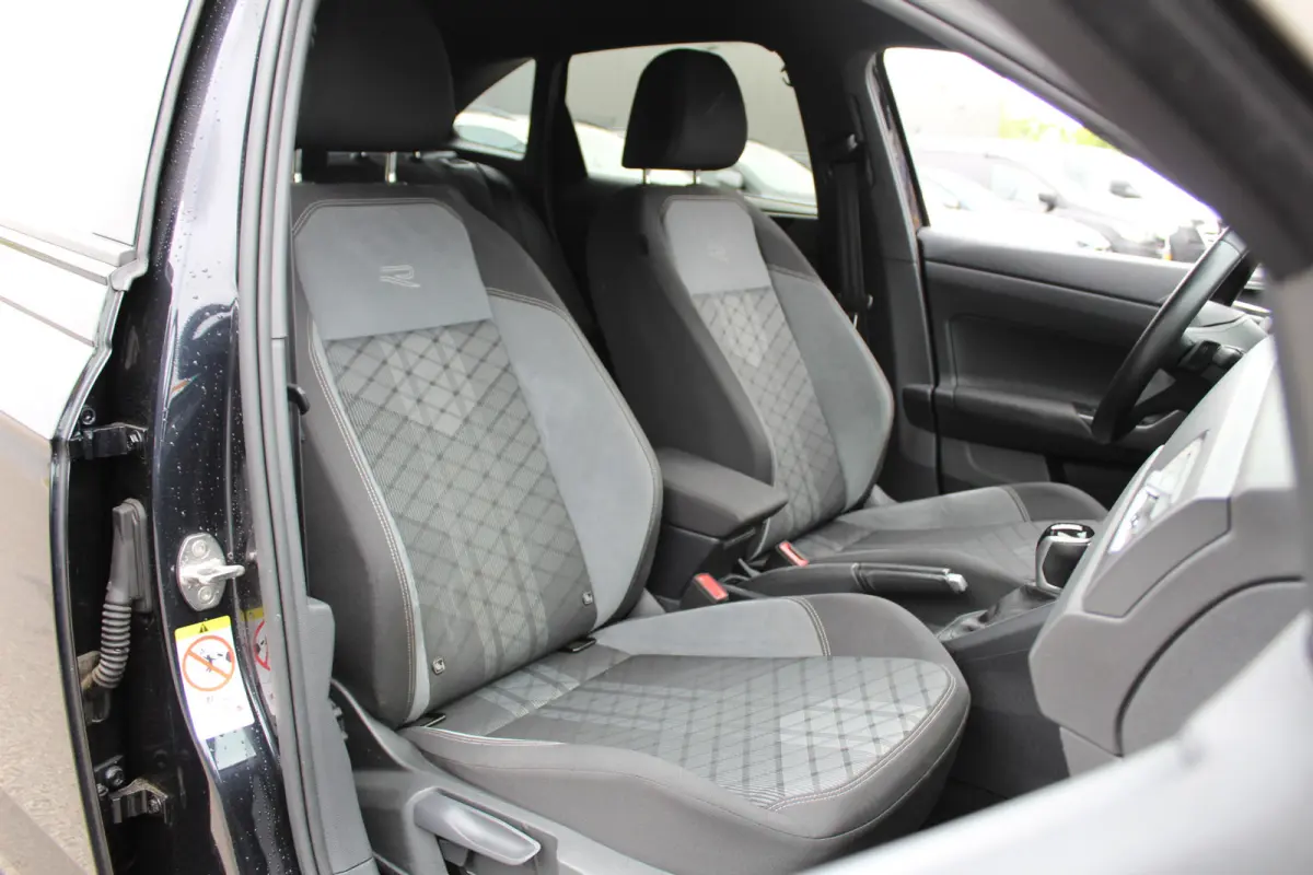1.0 TSI R-Line Business | Camera | Apple carplay/Android auto