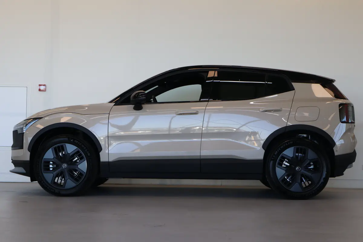 200 kW Pure Electric 2WD Ultra | 19" 5-spaaks Matt Graphite/Matt Black | 360°-camera, 3D-weergave | Digital Key