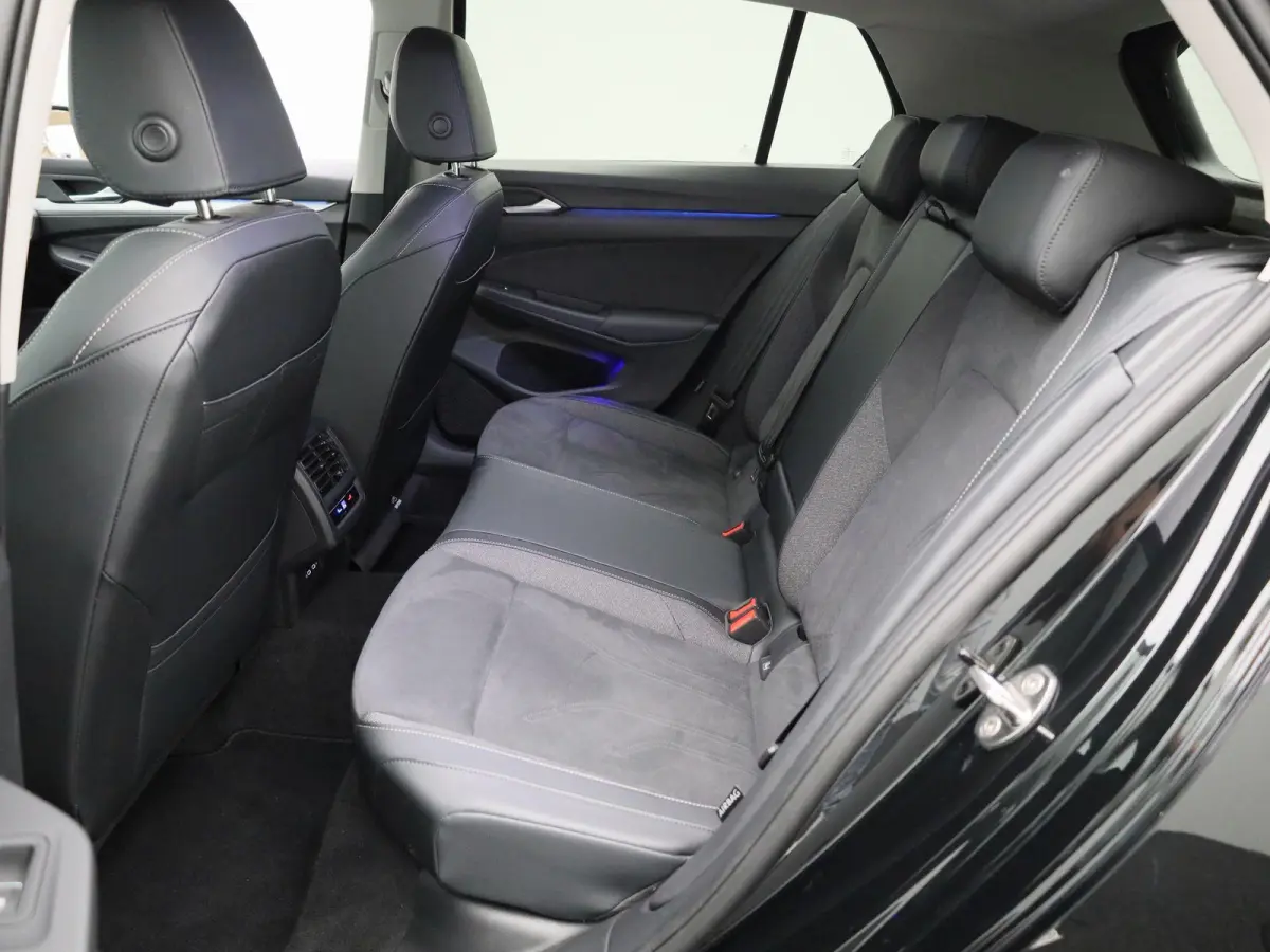 1.5 eHybrid Life Edition 204 PK| Origineel Nederlands | 360 Camera | Dodehoekdetectie | 18 Inch Velgen | Apple Carplay | Parkeersensoren | Buitenspiegels Elektrisch Inklapbaar | Sfeerverlich