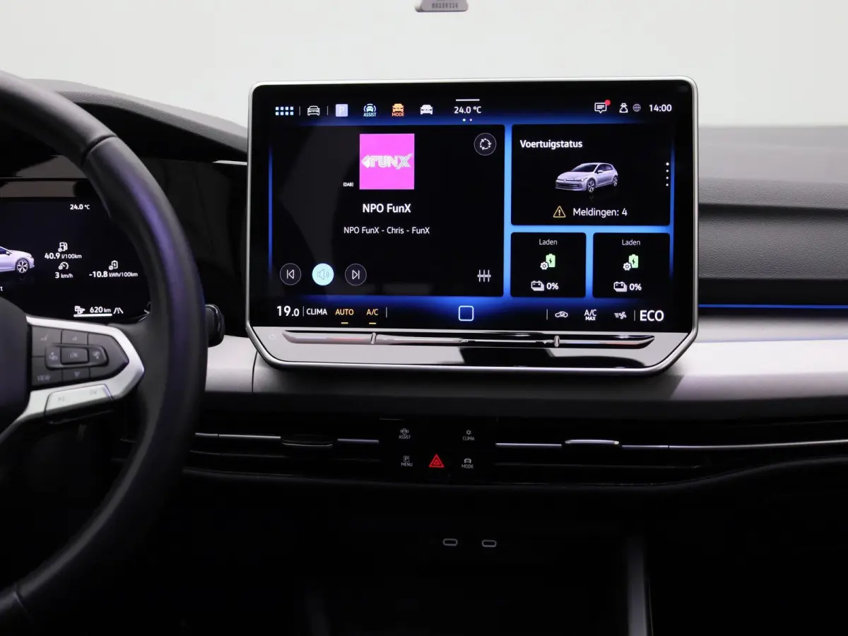 1.5 eHybrid Life Edition 204 PK| Origineel Nederlands | 360 Camera | Dodehoekdetectie | 18 Inch Velgen | Apple Carplay | Parkeersensoren | Buitenspiegels Elektrisch Inklapbaar | Sfeerverlich