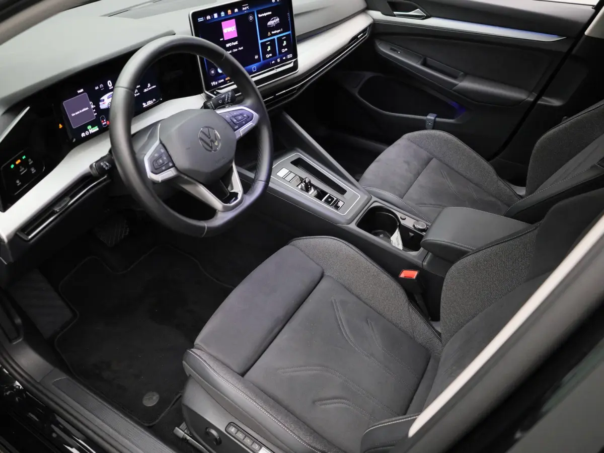 1.5 eHybrid Life Edition 204 PK| Origineel Nederlands | 360 Camera | Dodehoekdetectie | 18 Inch Velgen | Apple Carplay | Parkeersensoren | Buitenspiegels Elektrisch Inklapbaar | Sfeerverlich