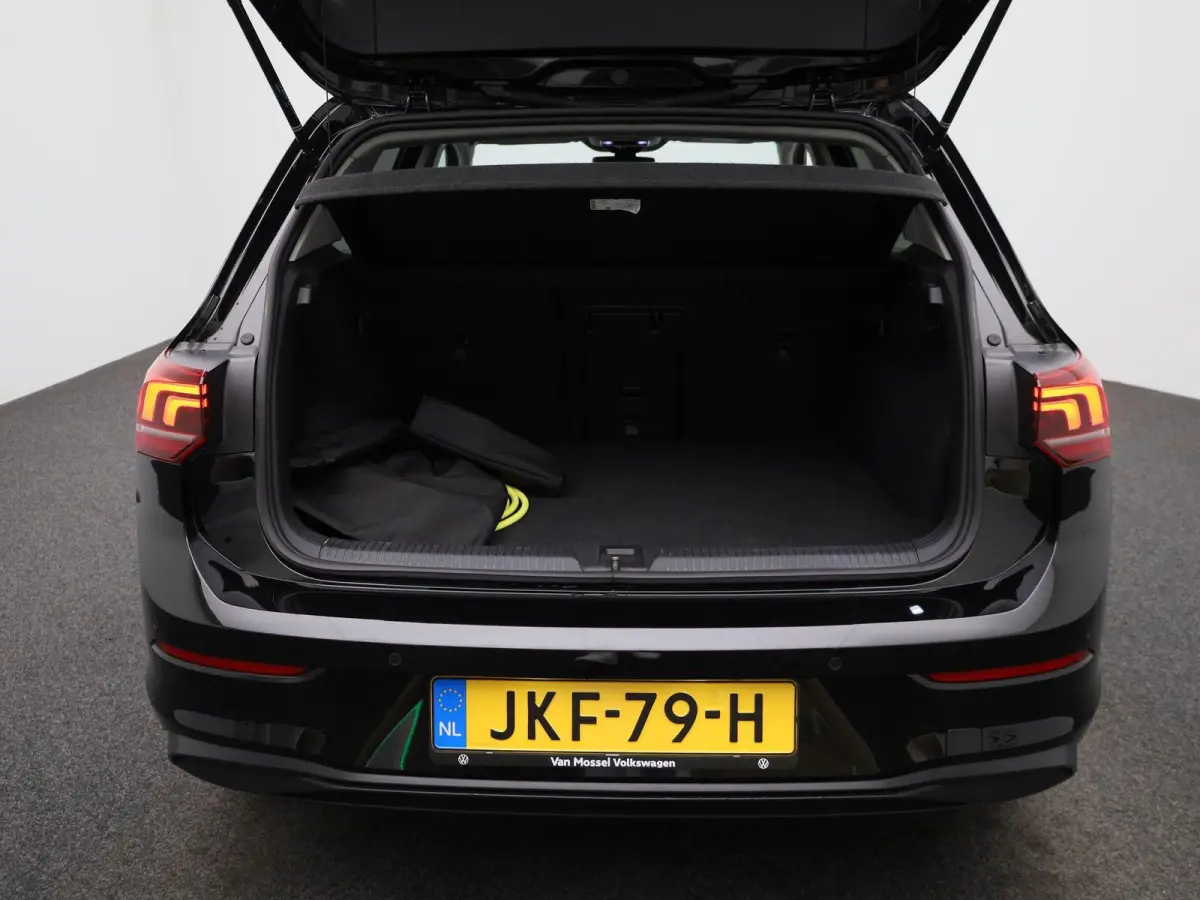 1.5 eHybrid Life Edition 204 PK| Origineel Nederlands | 360 Camera | Dodehoekdetectie | 18 Inch Velgen | Apple Carplay | Parkeersensoren | Buitenspiegels Elektrisch Inklapbaar | Sfeerverlich
