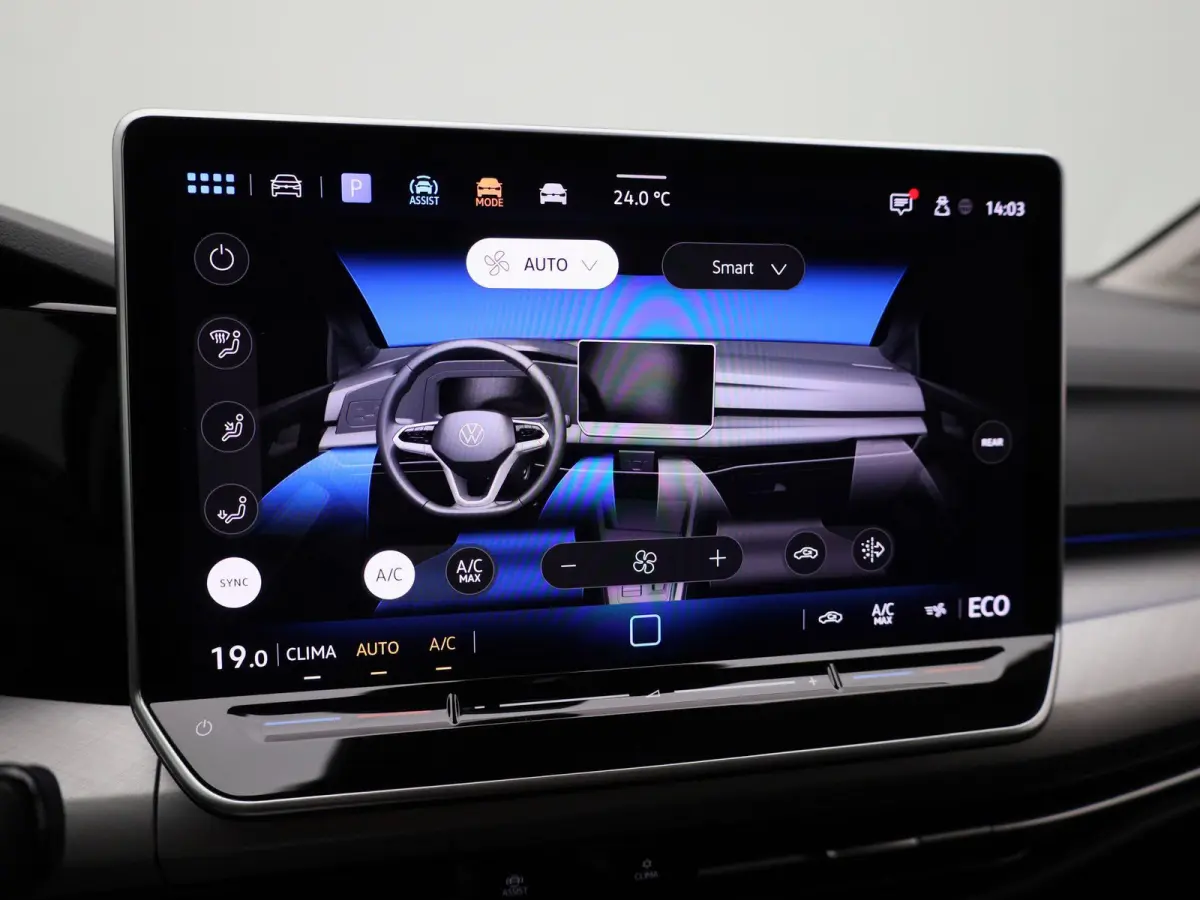 1.5 eHybrid Life Edition 204 PK| Origineel Nederlands | 360 Camera | Dodehoekdetectie | 18 Inch Velgen | Apple Carplay | Parkeersensoren | Buitenspiegels Elektrisch Inklapbaar | Sfeerverlich