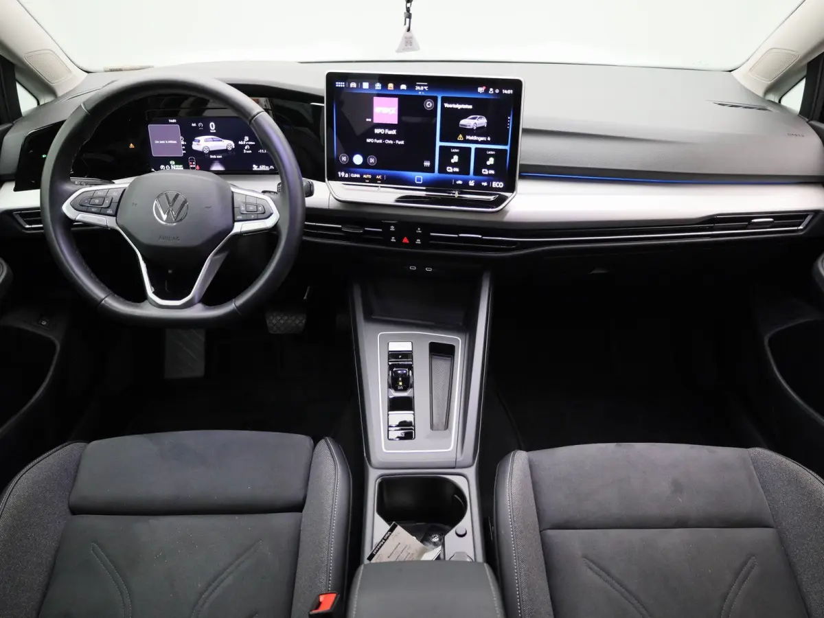 1.5 eHybrid Life Edition 204 PK| Origineel Nederlands | 360 Camera | Dodehoekdetectie | 18 Inch Velgen | Apple Carplay | Parkeersensoren | Buitenspiegels Elektrisch Inklapbaar | Sfeerverlich