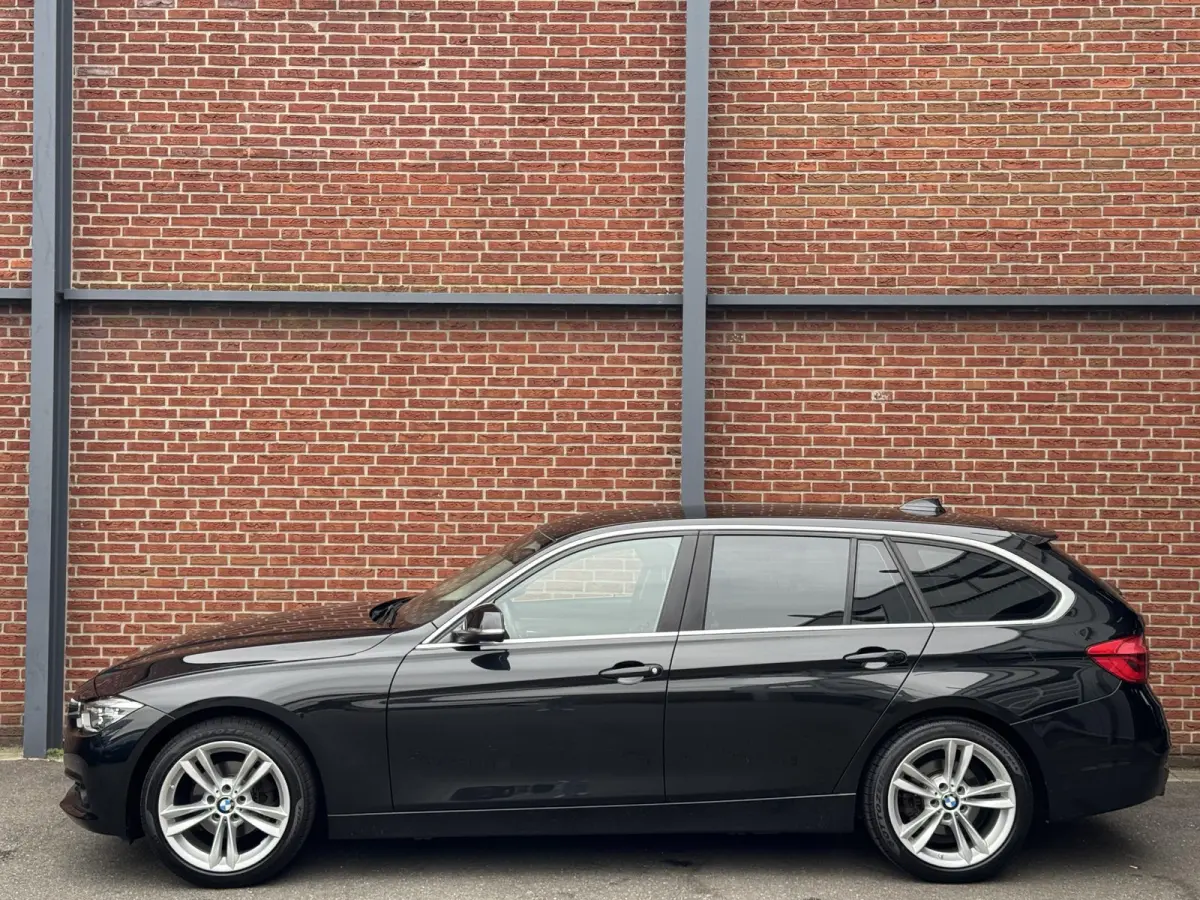 318i Executive | 18"LM velgen | Kofferklep Elektrisch | Led | Parkeersensoren |