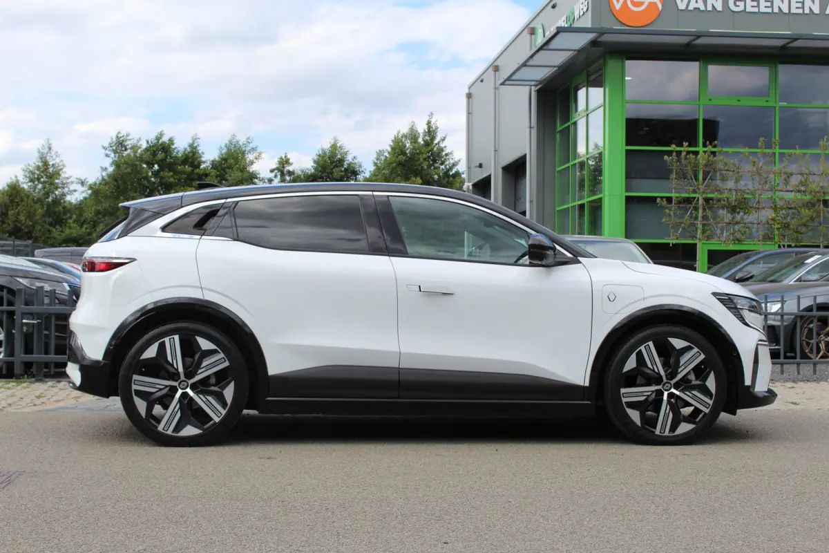 EV60 Super Charge Iconic | Rijklaar