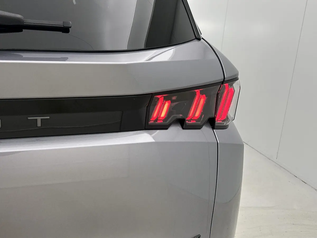 145pk Allure Hybrid | Apple Carplay/Android | Camera | Climate | LED lampen | 19"LMV | AUTOMAAT