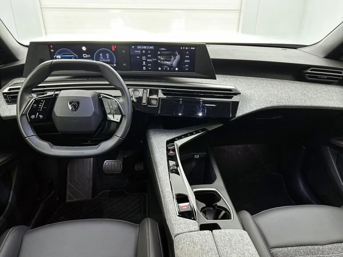 145pk Allure Hybrid | Apple Carplay/Android | Camera | Climate | LED lampen | 19"LMV | AUTOMAAT