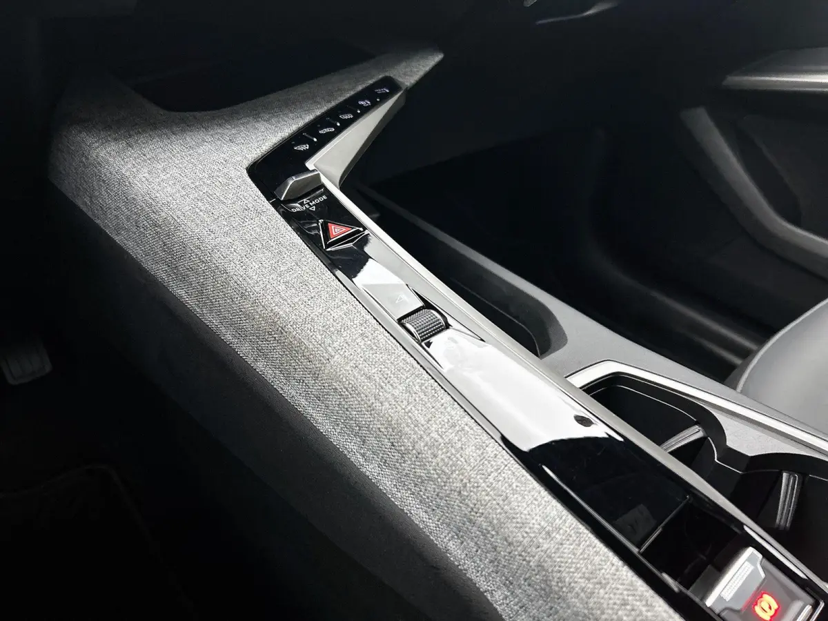145pk Allure Hybrid | Apple Carplay/Android | Camera | Climate | LED lampen | 19"LMV | AUTOMAAT