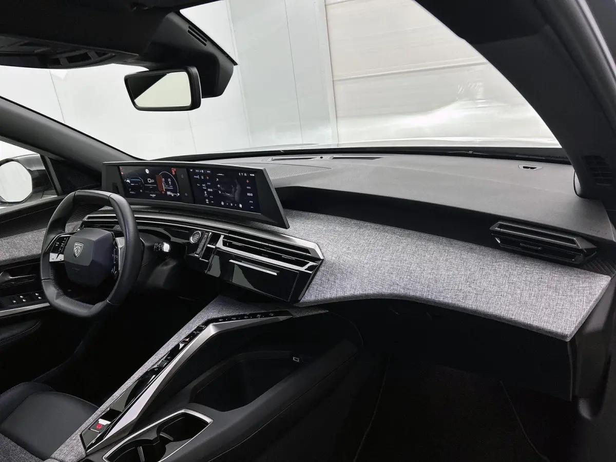145pk Allure Hybrid | Apple Carplay/Android | Camera | Climate | LED lampen | 19"LMV | AUTOMAAT