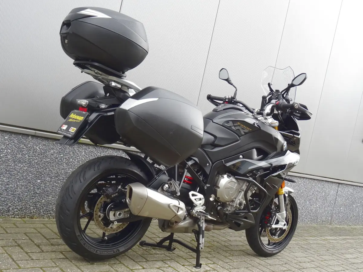 ABS TRIPLE BLACK