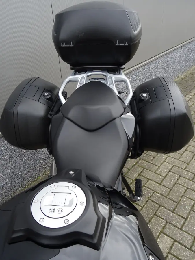 ABS TRIPLE BLACK