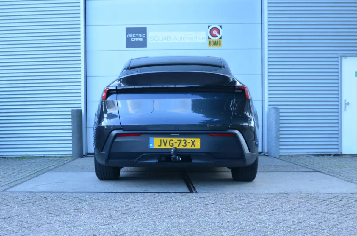 Standard RWD 58 kWh Juniper, Trekhaak (twv 1.350,-), Stealth Grey (twv 1.300,-)