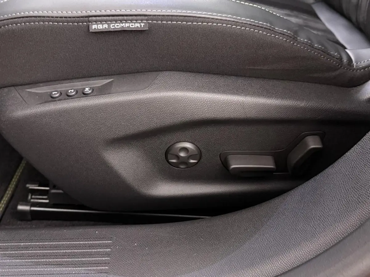 1.6 HYbrid GT 225Pk 360.Camera/Ad.Cruise/Open-Dak/ Alcantara/Agr/Led/19Inch/Nav/Ecc/CarPlay/El.Klep