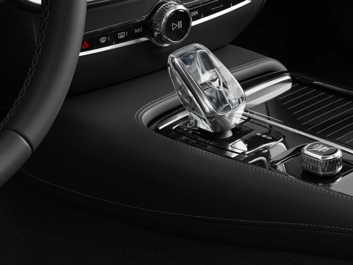 2.0 T6 Plug-in hybrid AWD Ultra Dark | 10A Schucko - Mennekes 7 meter laadkabel | Apple Carplay/Android Auto|telefoonintegratie premium | Bowers & Wilkins audiosysteem