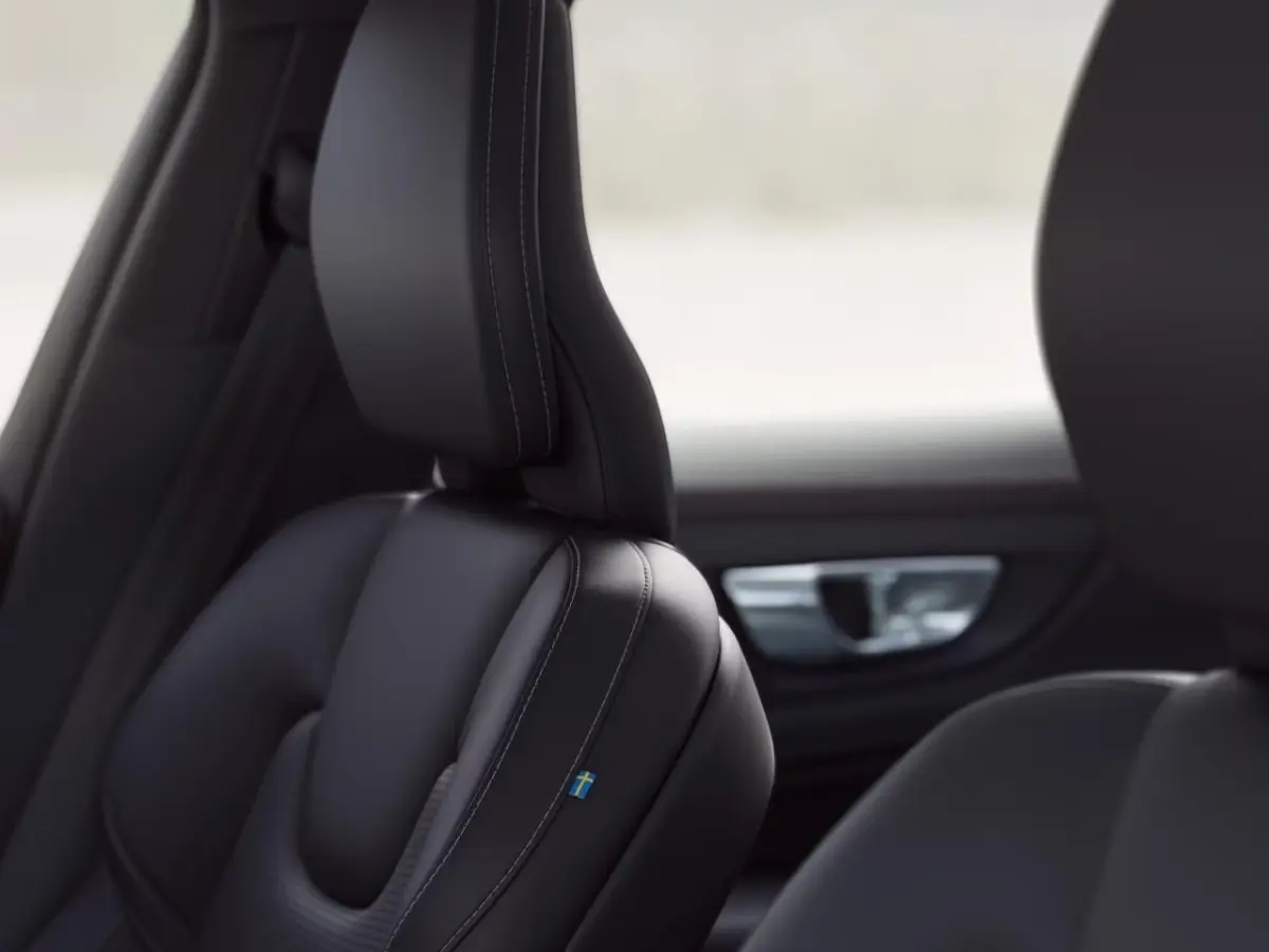 2.0 T6 Plug-in hybrid AWD Ultra Dark | Black Pakket | Massage | B&W | HUD | Gelaagd glas | Pano |