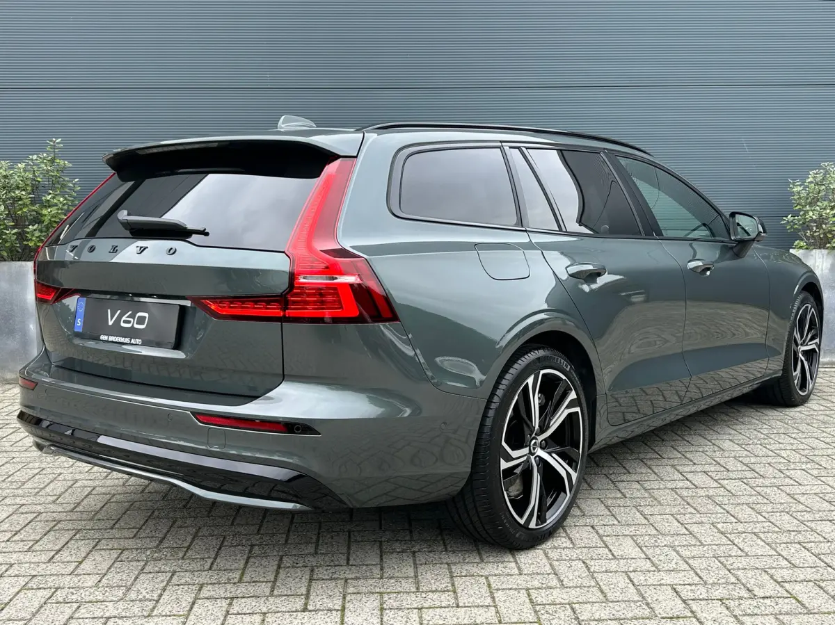 2.0 T6 Plug-in hybrid AWD Ultra Dark | Black Pakket | Massage | B&W | HUD | Gelaagd glas | Pano |