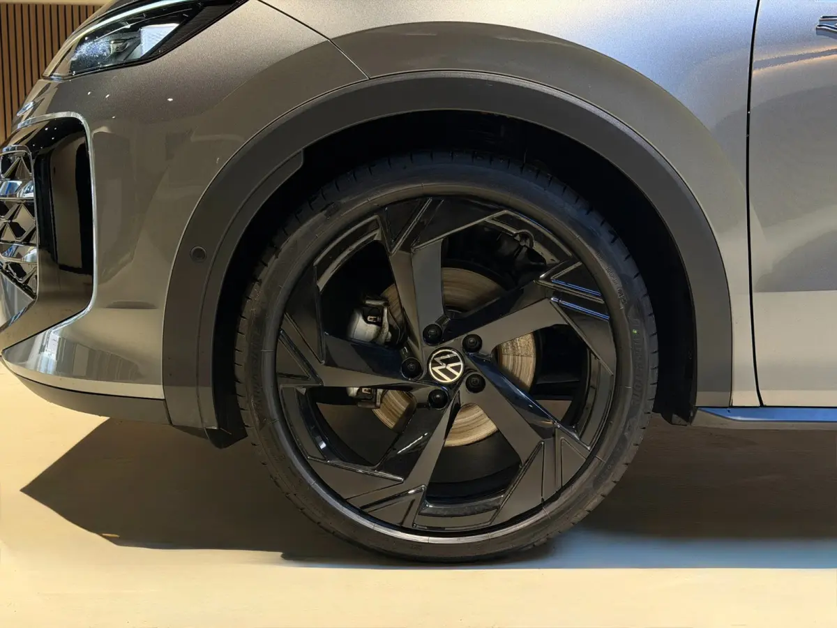 1.5 eTsi R-Line First Edition|Pano|Matrix|Keyless|H&K|HUD|360|