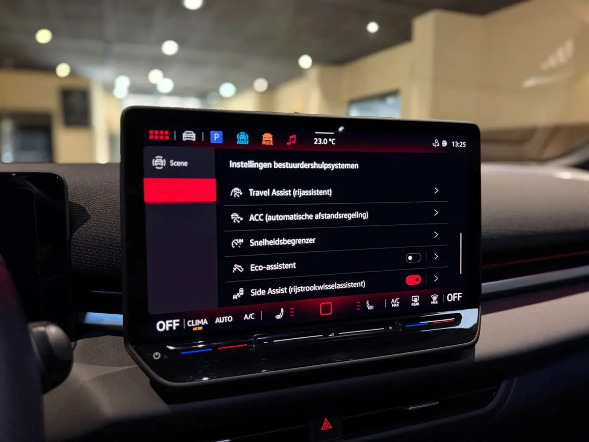 1.5 eTsi R-Line First Edition|Pano|Matrix|Keyless|H&K|HUD|360|