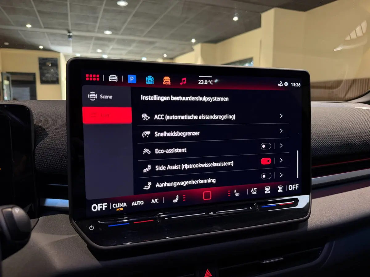 1.5 eTsi R-Line First Edition|Pano|Matrix|Keyless|H&K|HUD|360|
