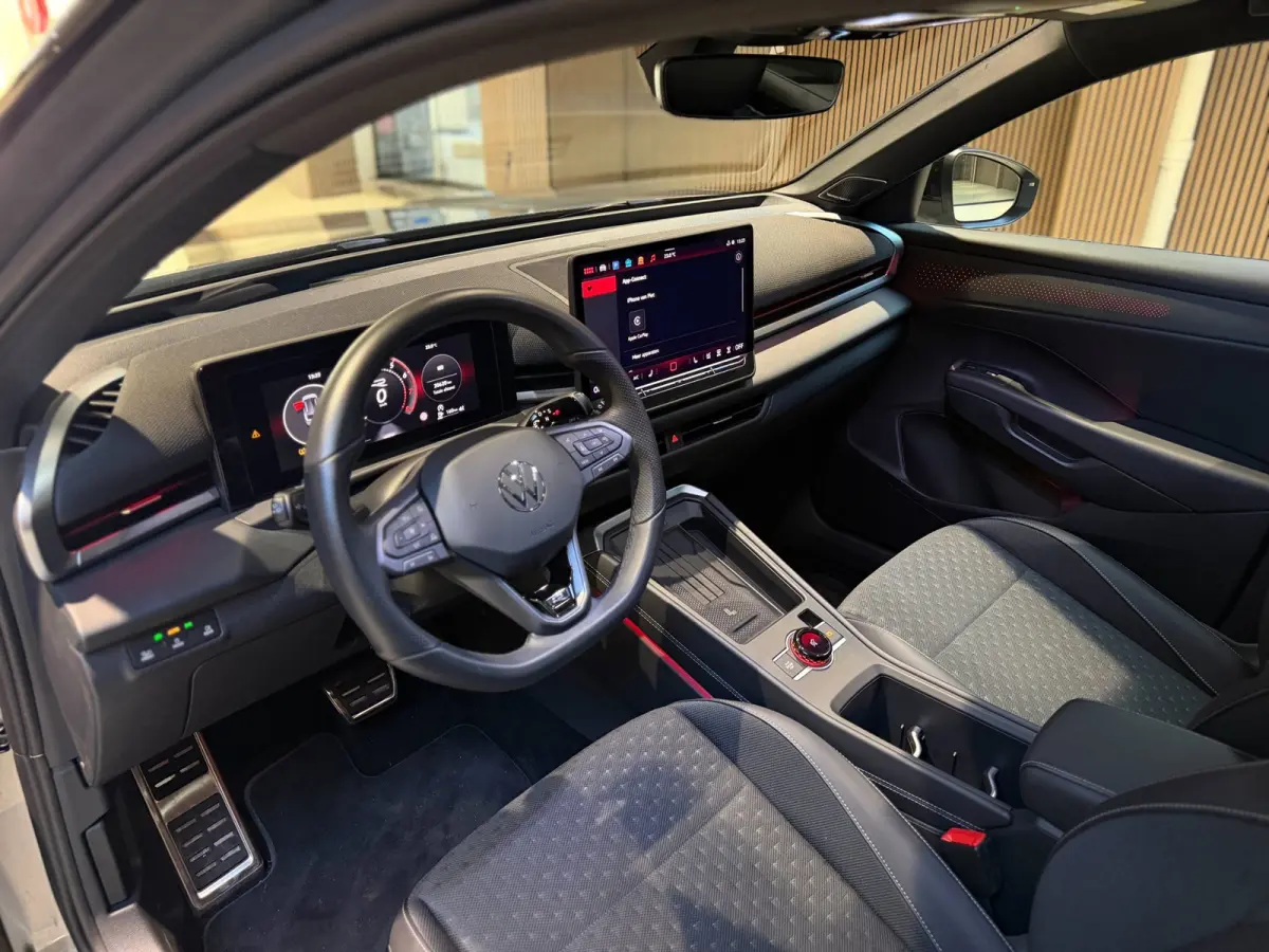 1.5 eTsi R-Line First Edition|Pano|Matrix|Keyless|H&K|HUD|360|