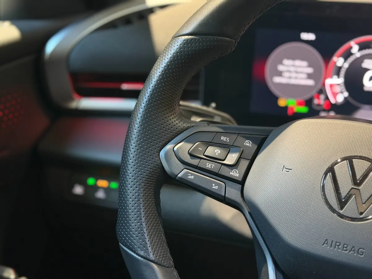 1.5 eTsi R-Line First Edition|Pano|Matrix|Keyless|H&K|HUD|360|