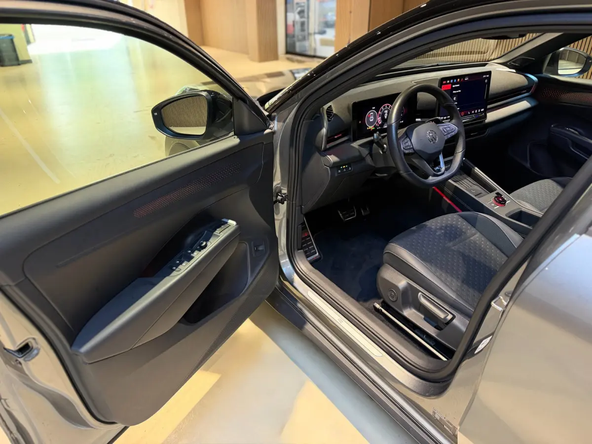 1.5 eTsi R-Line First Edition|Pano|Matrix|Keyless|H&K|HUD|360|