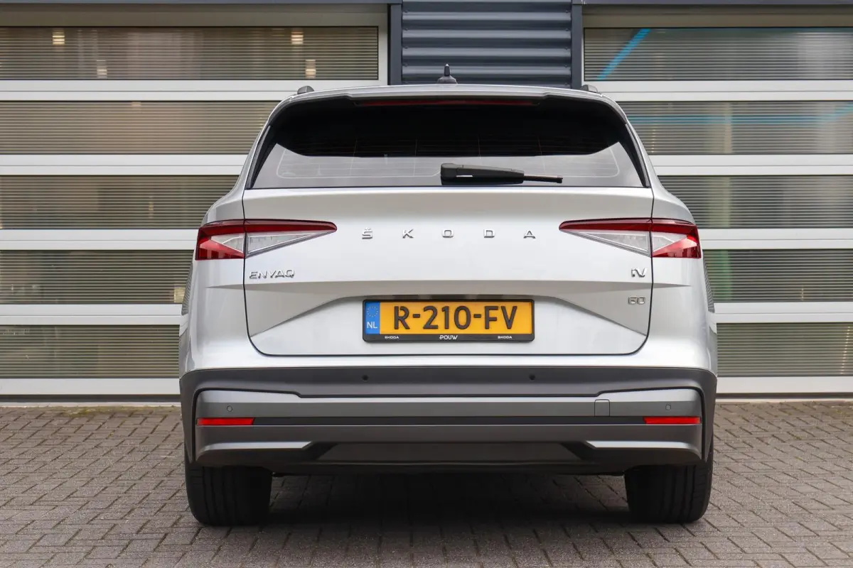 60 180pk | SoH 93% | Navigatie | Apple CarPlay/ Android Auto | Parkeersensoren Voor/Achter | Cruise Control | Stoelverwarming