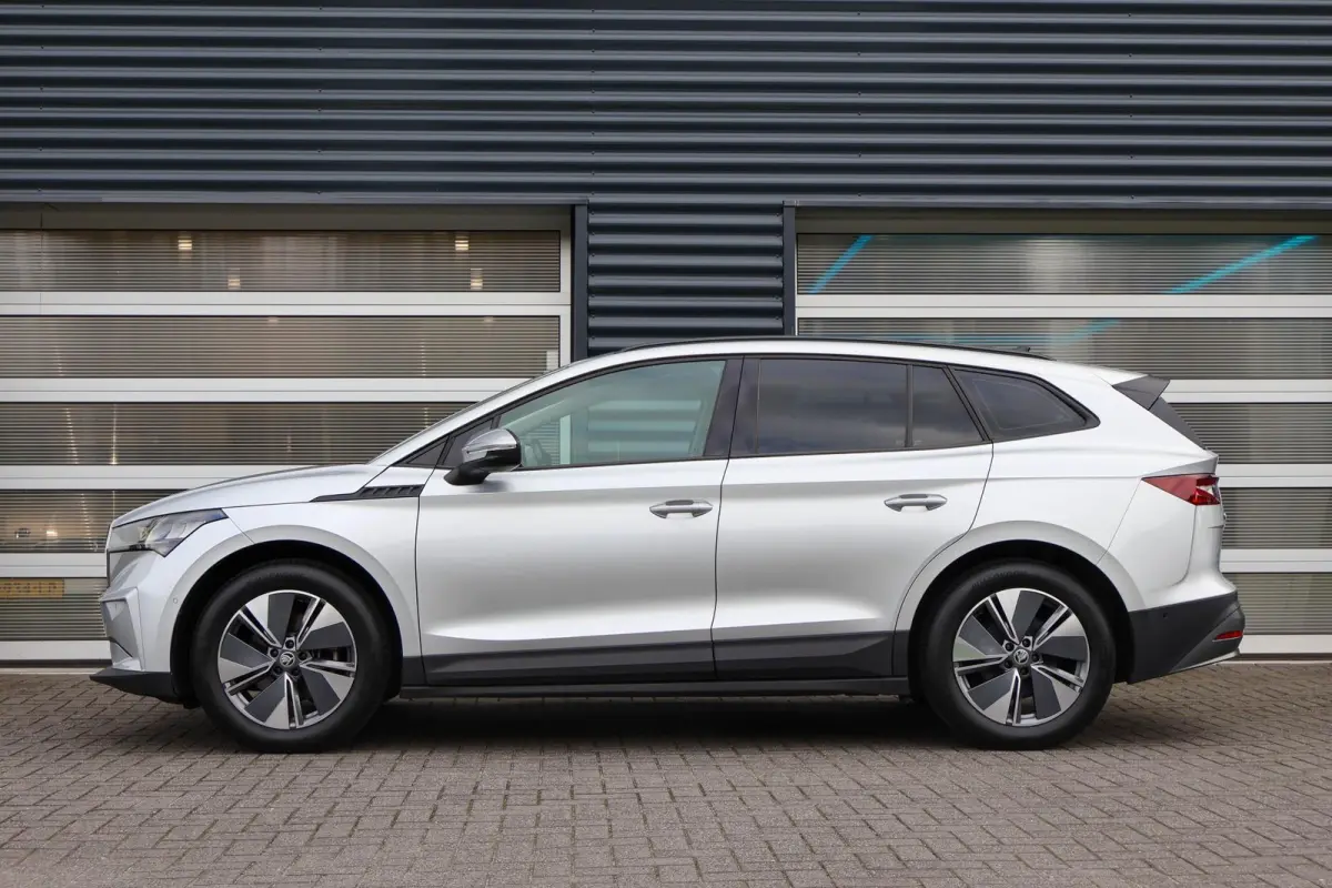 60 180pk | SoH 93% | Navigatie | Apple CarPlay/ Android Auto | Parkeersensoren Voor/Achter | Cruise Control | Stoelverwarming