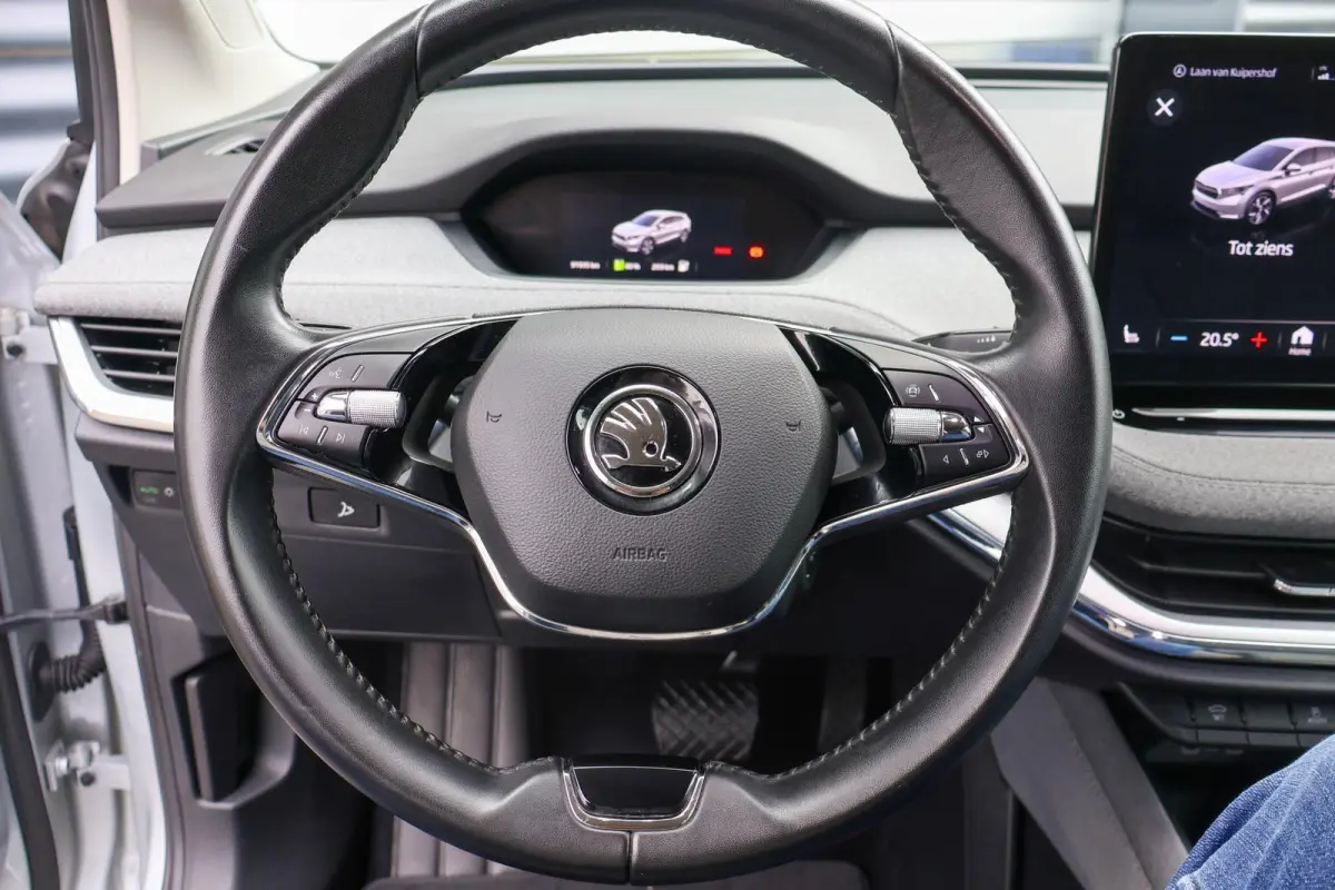 60 180pk | SoH 93% | Navigatie | Apple CarPlay/ Android Auto | Parkeersensoren Voor/Achter | Cruise Control | Stoelverwarming