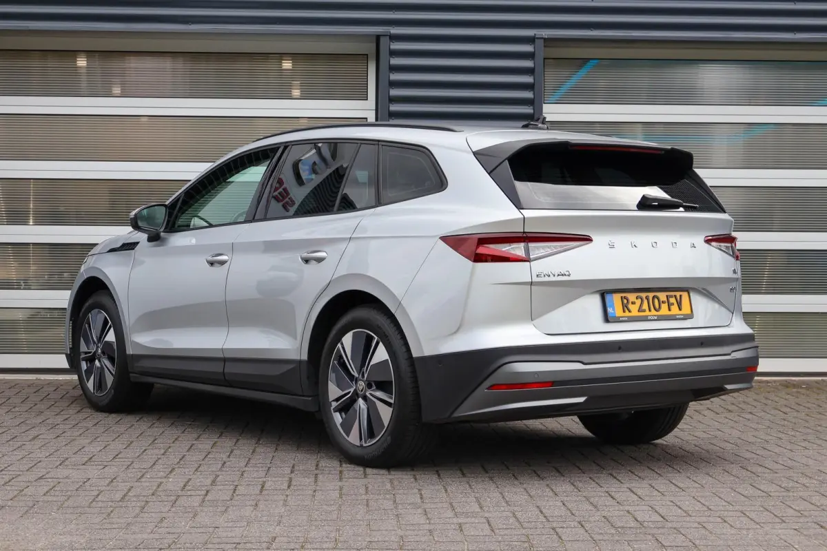 60 180pk | SoH 93% | Navigatie | Apple CarPlay/ Android Auto | Parkeersensoren Voor/Achter | Cruise Control | Stoelverwarming