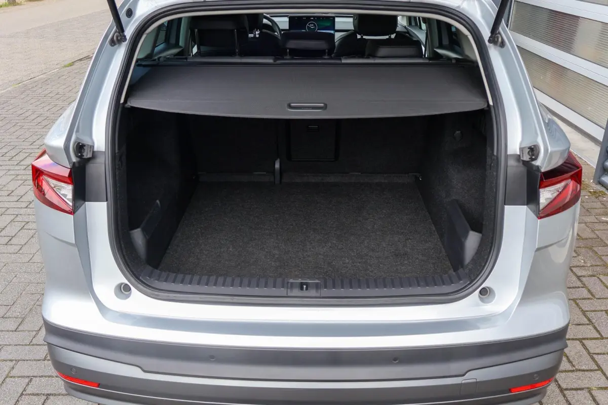 60 180pk | SoH 93% | Navigatie | Apple CarPlay/ Android Auto | Parkeersensoren Voor/Achter | Cruise Control | Stoelverwarming