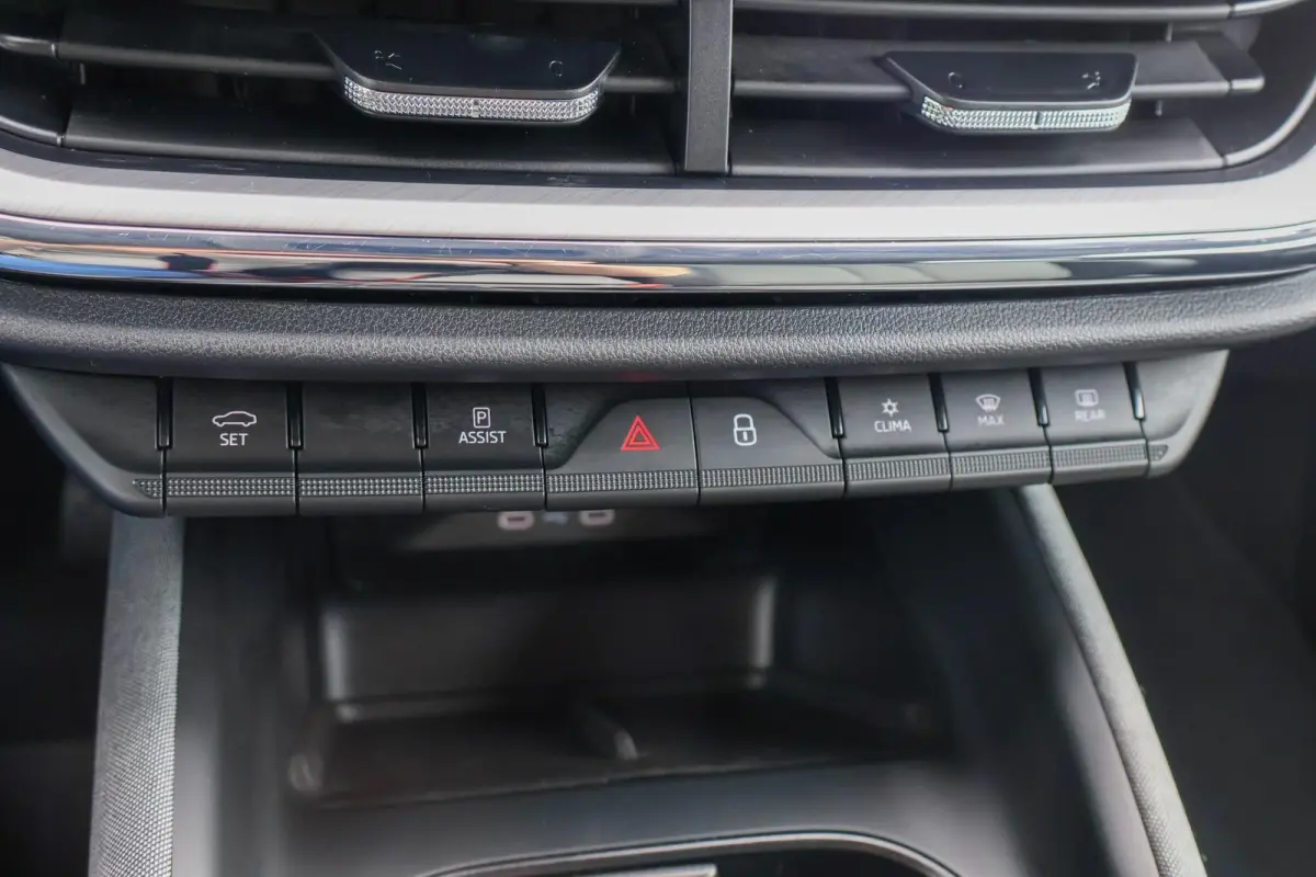 60 180pk | SoH 93% | Navigatie | Apple CarPlay/ Android Auto | Parkeersensoren Voor/Achter | Cruise Control | Stoelverwarming