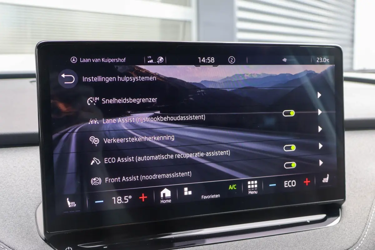 60 180pk | SoH 93% | Navigatie | Apple CarPlay/ Android Auto | Parkeersensoren Voor/Achter | Cruise Control | Stoelverwarming