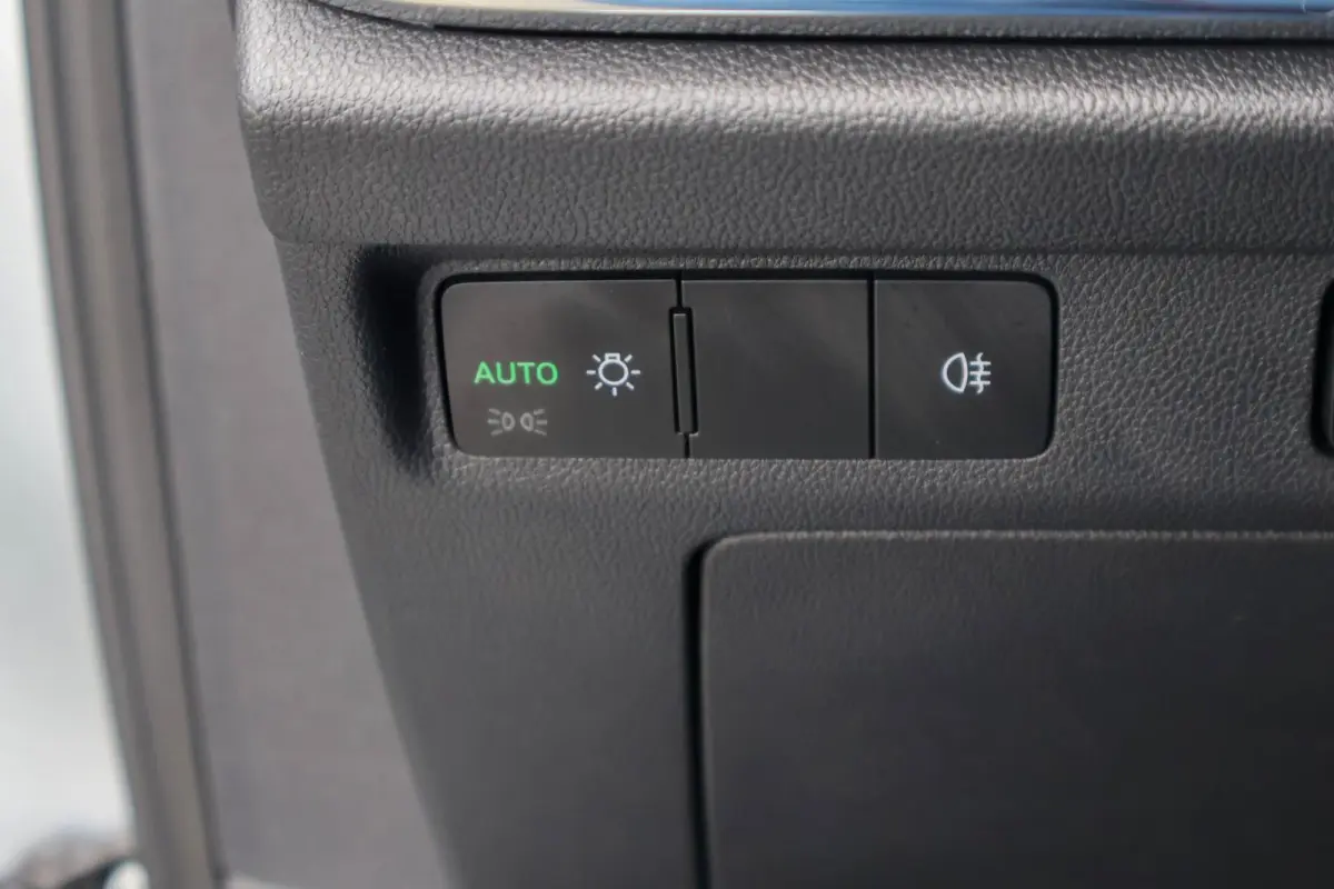 60 180pk | SoH 93% | Navigatie | Apple CarPlay/ Android Auto | Parkeersensoren Voor/Achter | Cruise Control | Stoelverwarming