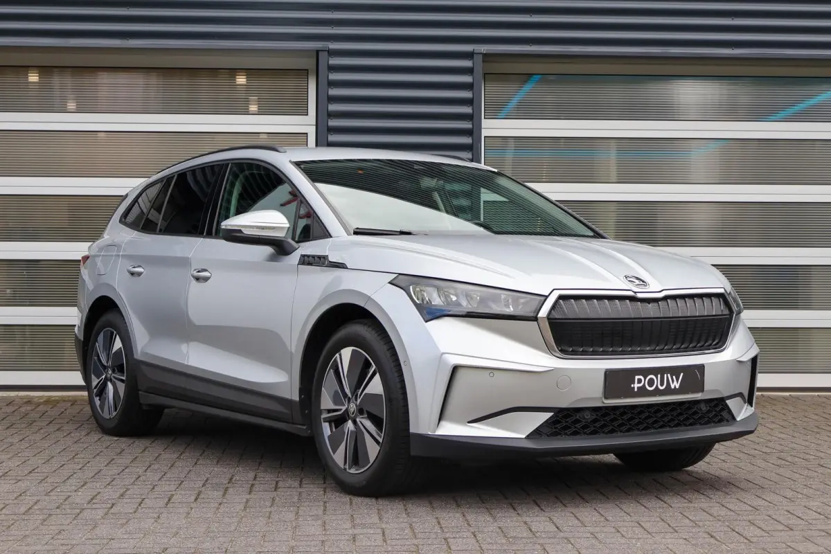 60 180pk | SoH 93% | Navigatie | Apple CarPlay/ Android Auto | Parkeersensoren Voor/Achter | Cruise Control | Stoelverwarming