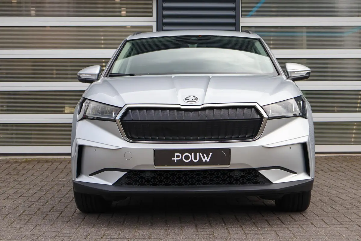 60 180pk | SoH 93% | Navigatie | Apple CarPlay/ Android Auto | Parkeersensoren Voor/Achter | Cruise Control | Stoelverwarming