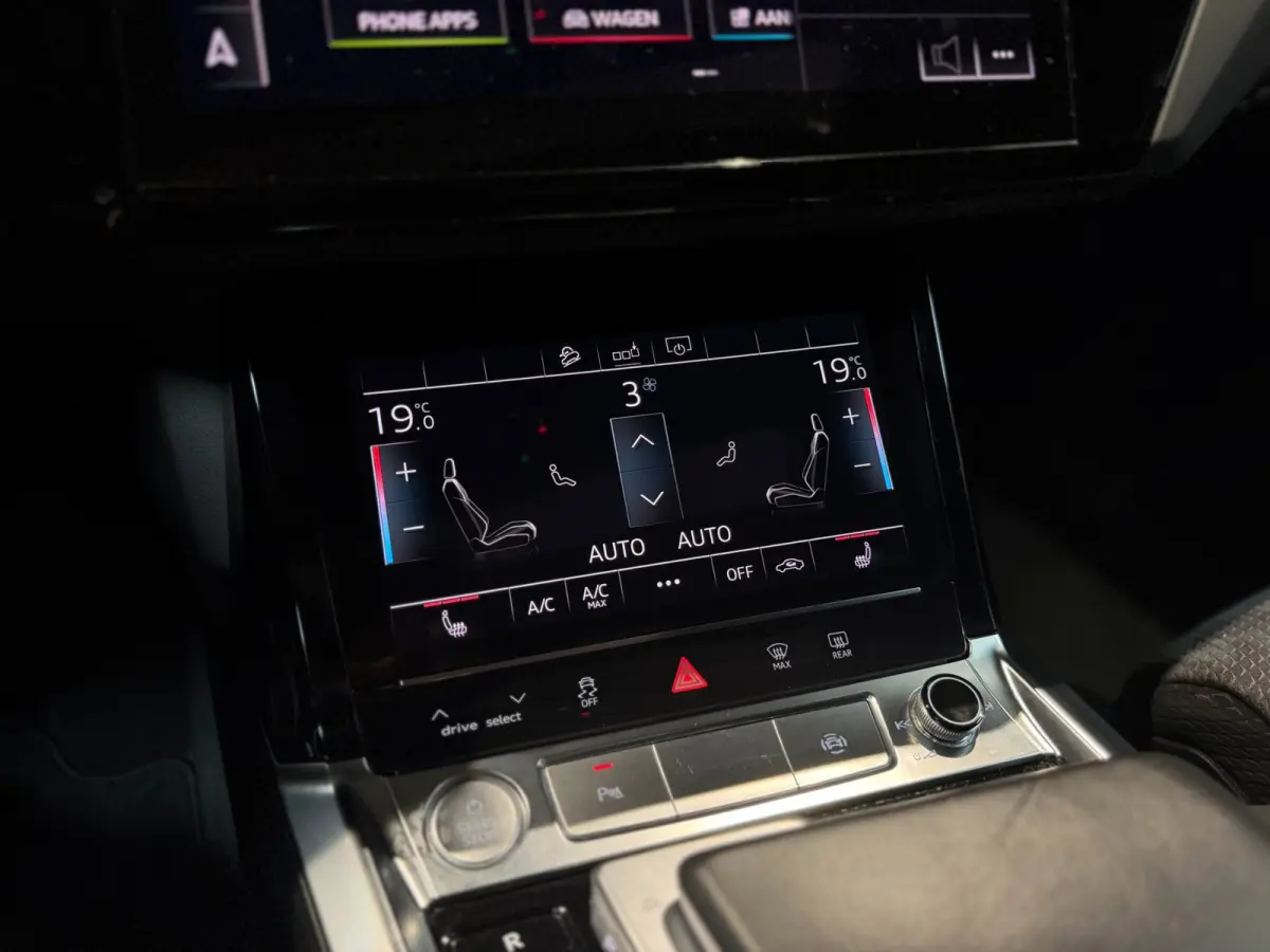 E-tron 50 quattro edition Black 71 kWh|Pano|Matrix|Memory|S line|Keyless|