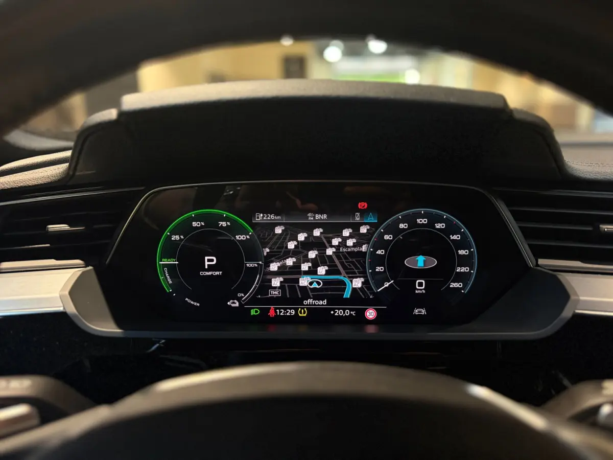E-tron 50 quattro edition Black 71 kWh|Pano|Matrix|Memory|S line|Keyless|