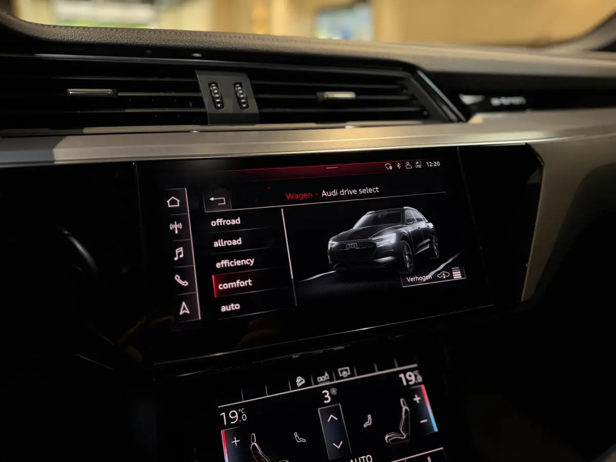 E-tron 50 quattro edition Black 71 kWh|Pano|Matrix|Memory|S line|Keyless|