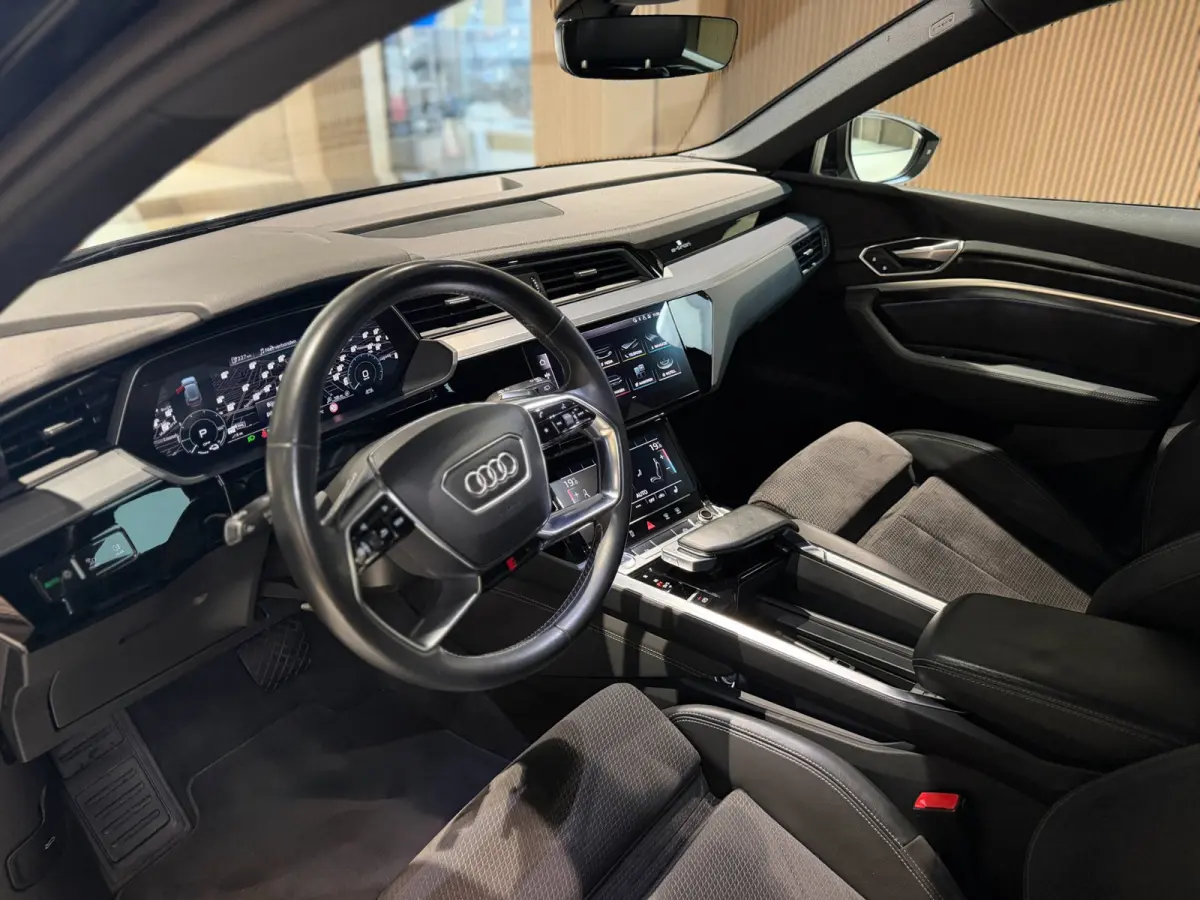 E-tron 50 quattro edition Black 71 kWh|Pano|Matrix|Memory|S line|Keyless|
