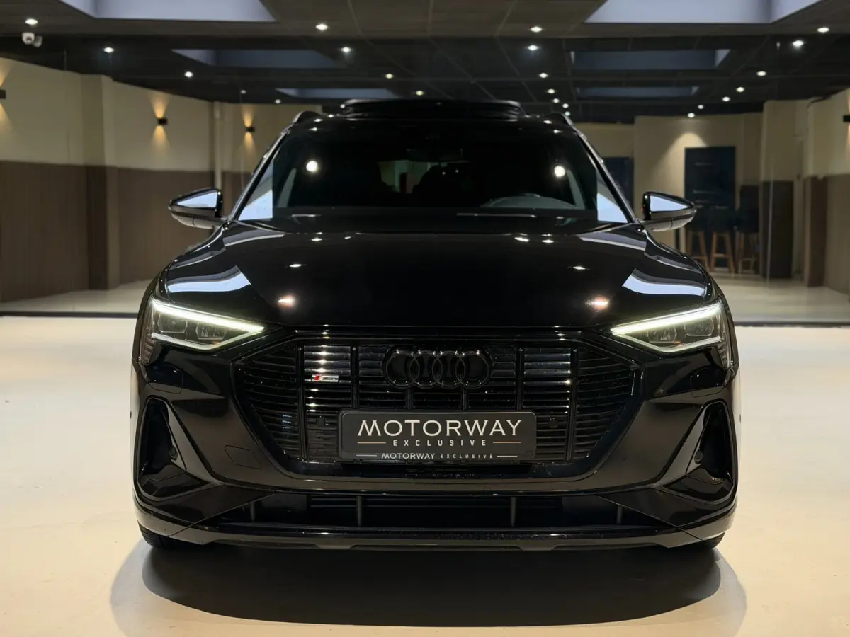 E-tron 50 quattro edition Black 71 kWh|Pano|Matrix|Memory|S line|Keyless|
